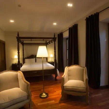 Isabel De Castilla بيت ريفي 4*