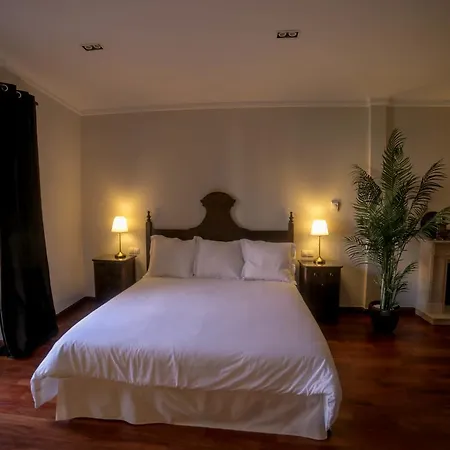 Isabel De Castilla مادريجال دي لاس ألتاس توريس