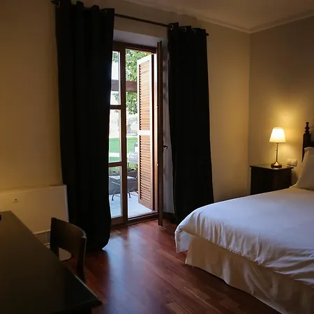 Isabel De Castilla بيت ريفي 4*