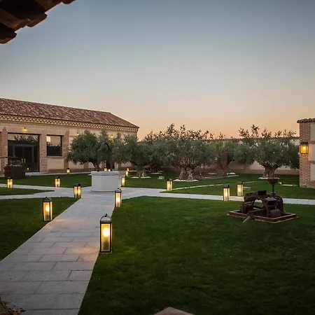 Isabel De Castilla بيت ريفي 4*