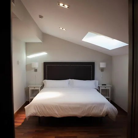 بيت ريفي Isabel De Castilla 4*