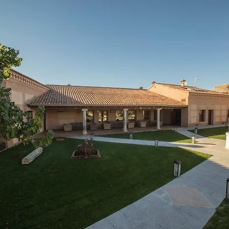 Isabel De Castilla بيت ريفي مادريجال دي لاس ألتاس توريس