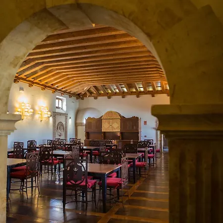 Isabel De Castilla 4* مادريجال دي لاس ألتاس توريس