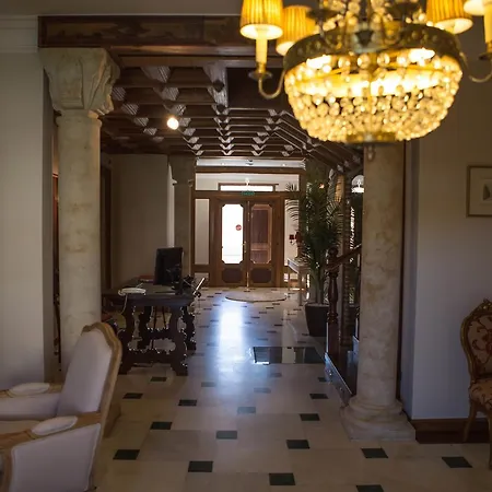 Isabel De Castilla 4*