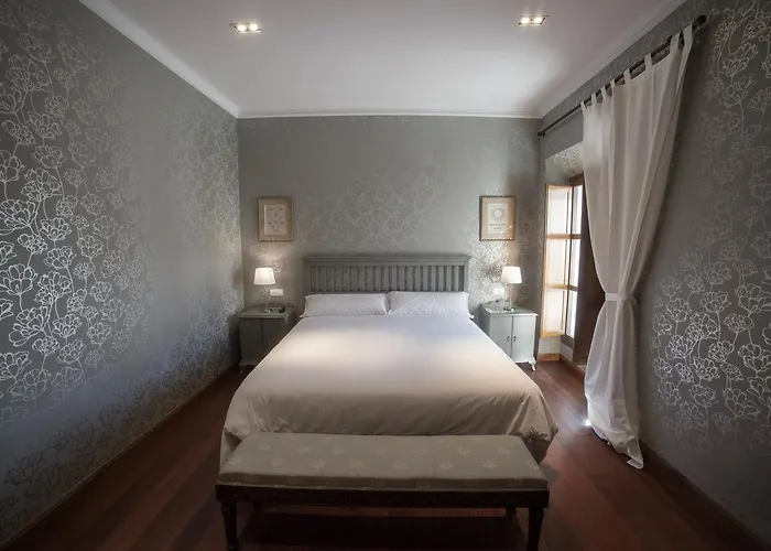 Isabel De Castilla 4*