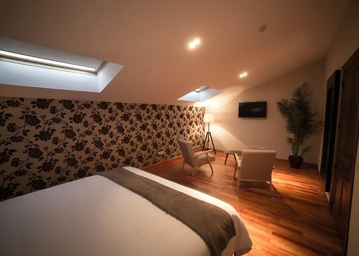 Gasthof Isabel De Castilla Madrigal de las Altas Torres