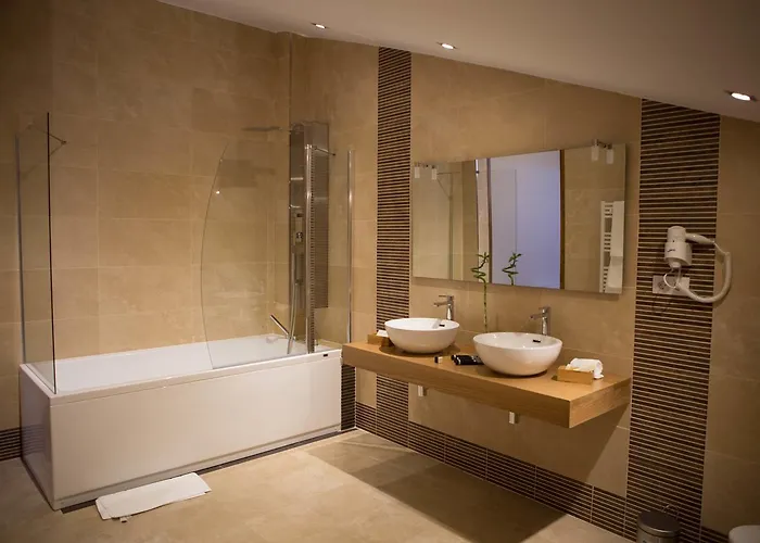 Isabel De Castilla Gasthof 4*