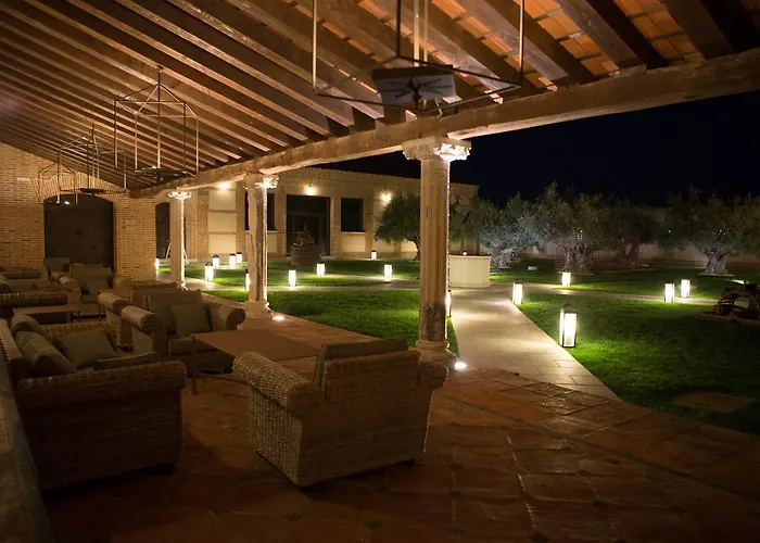 Gasthof Isabel De Castilla Madrigal de las Altas Torres