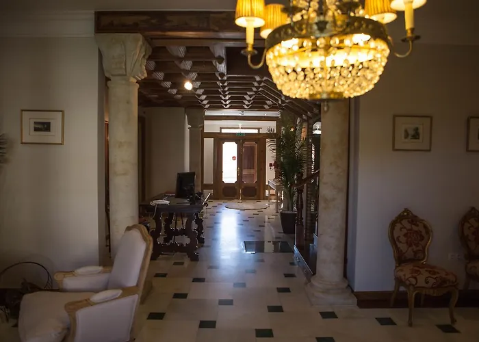 Isabel De Castilla 4*